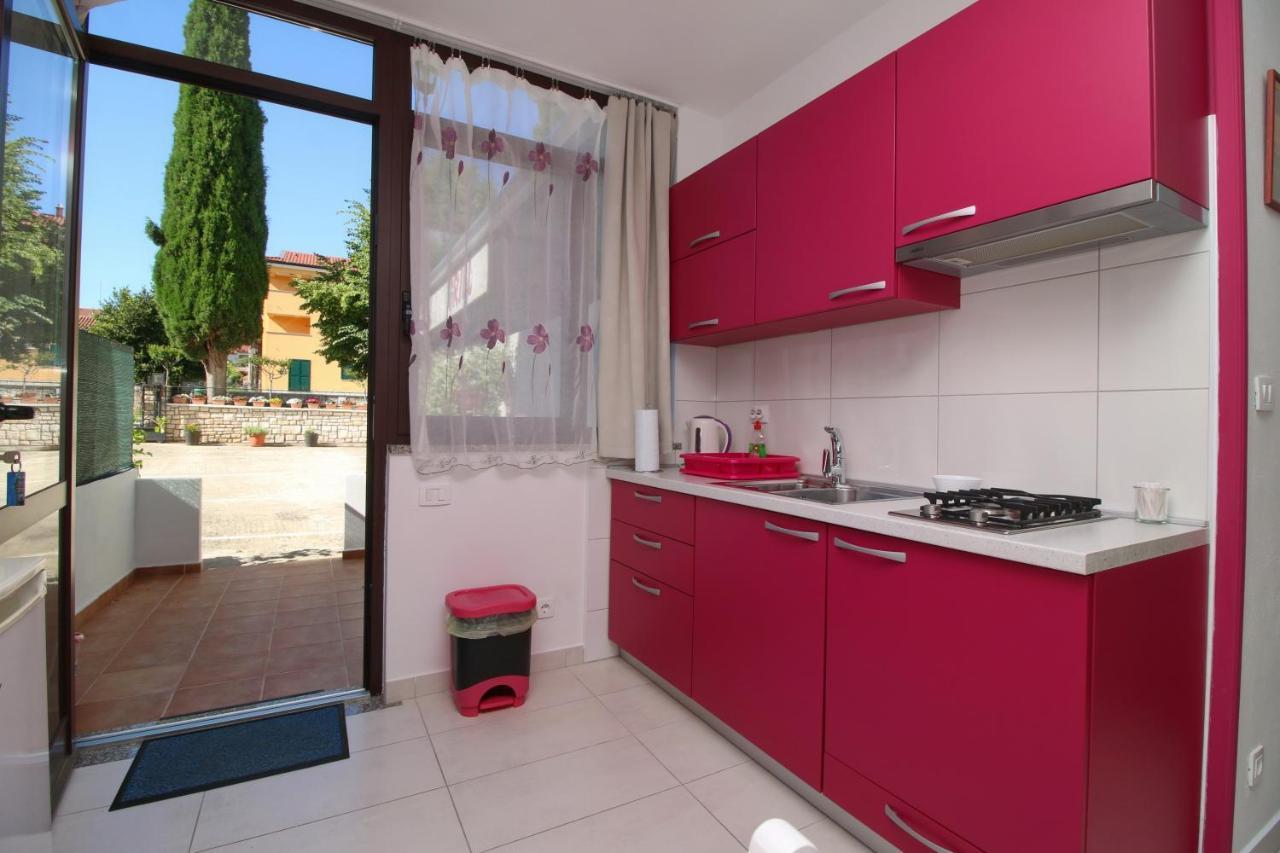 Apartment Svid Ровинь Экстерьер фото