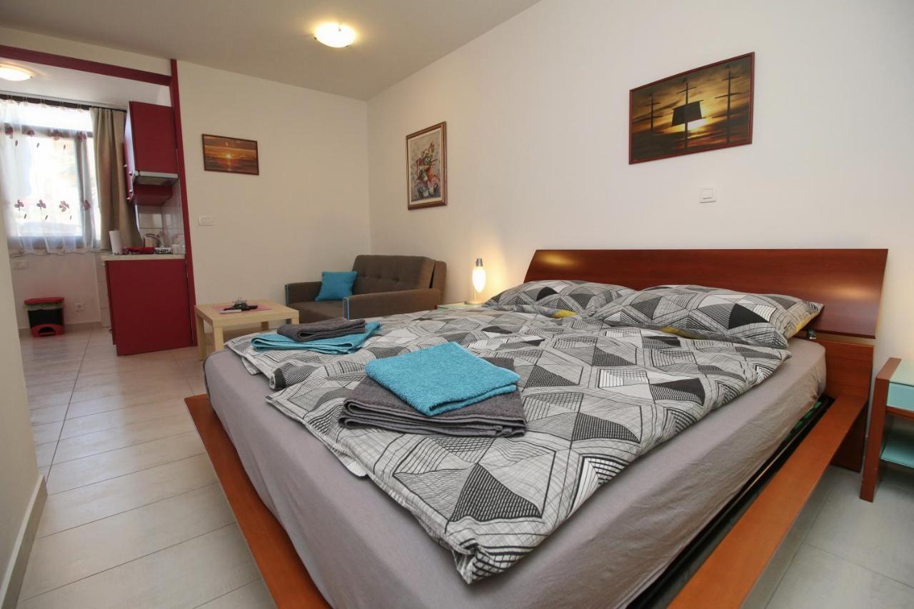 Apartment Svid Ровинь Экстерьер фото