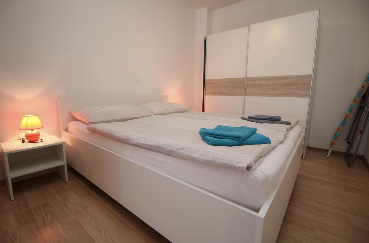 Apartment Svid Ровинь Экстерьер фото