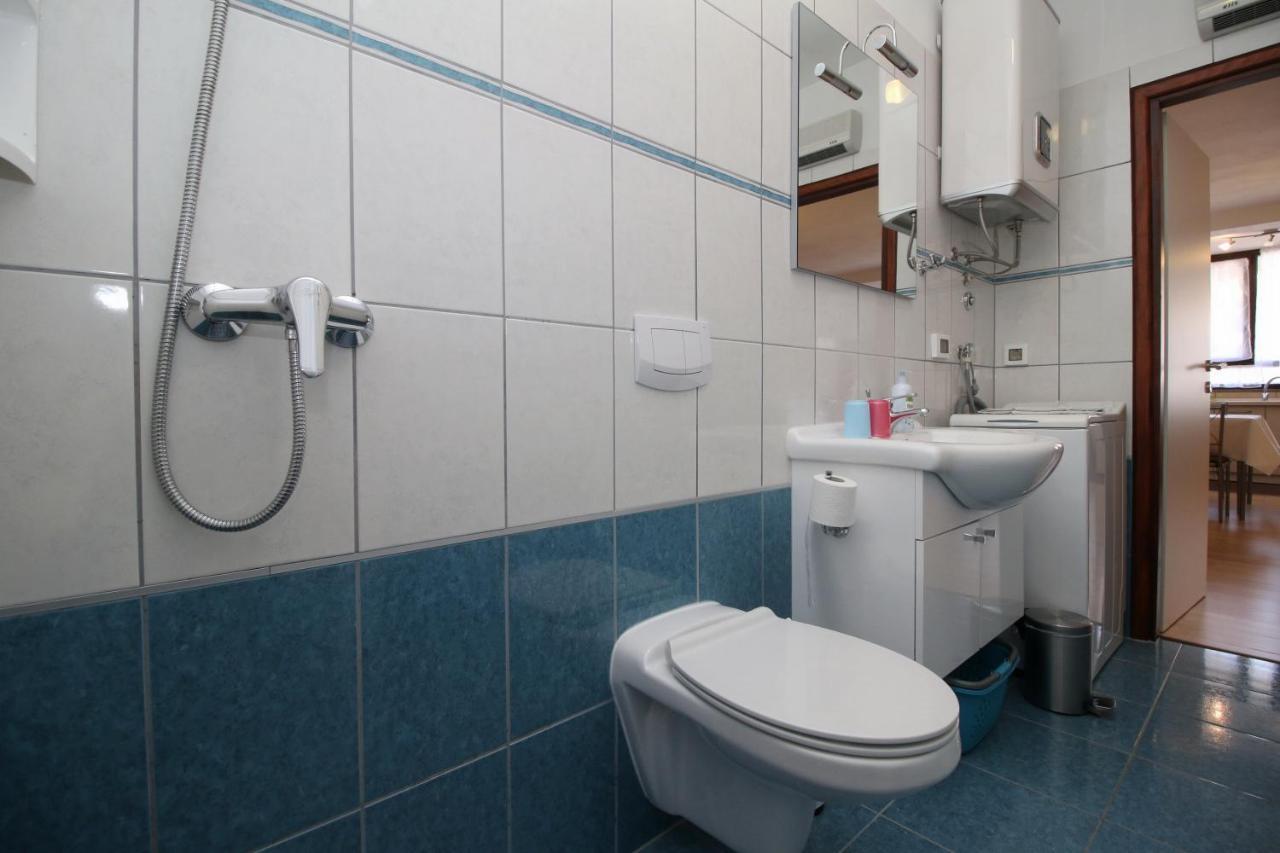 Apartment Svid Ровинь Экстерьер фото