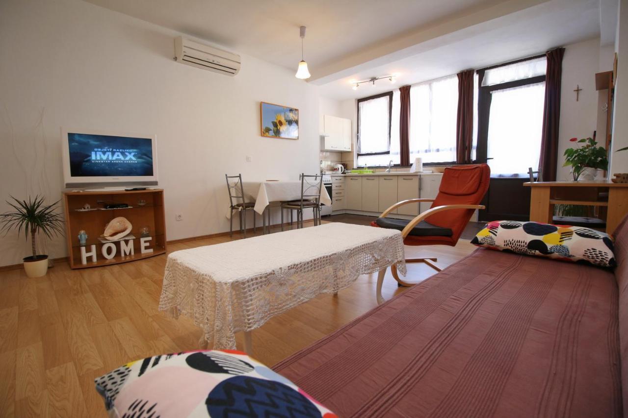 Apartment Svid Ровинь Экстерьер фото