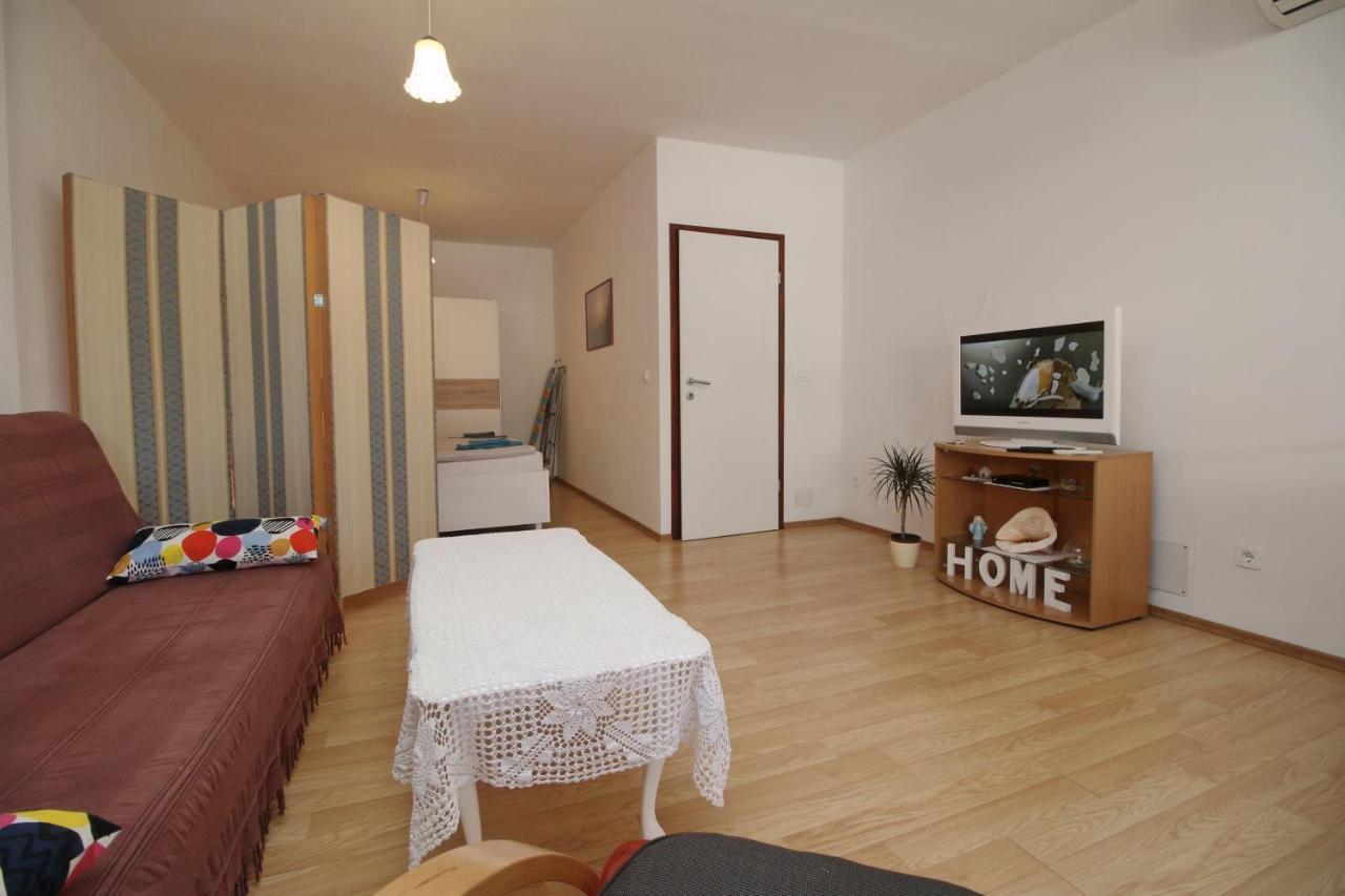 Apartment Svid Ровинь Экстерьер фото