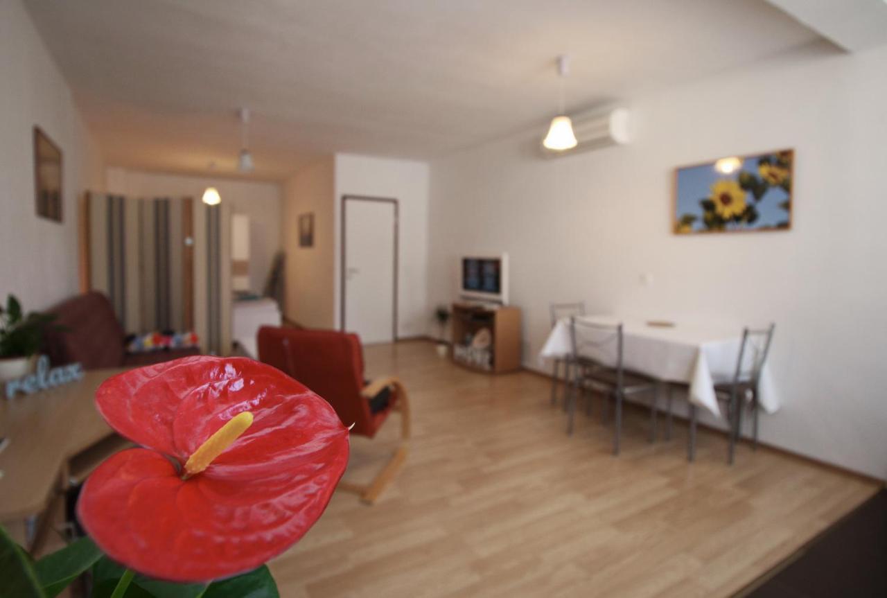 Apartment Svid Ровинь Экстерьер фото