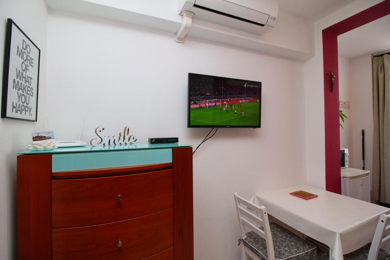 Apartment Svid Ровинь Экстерьер фото